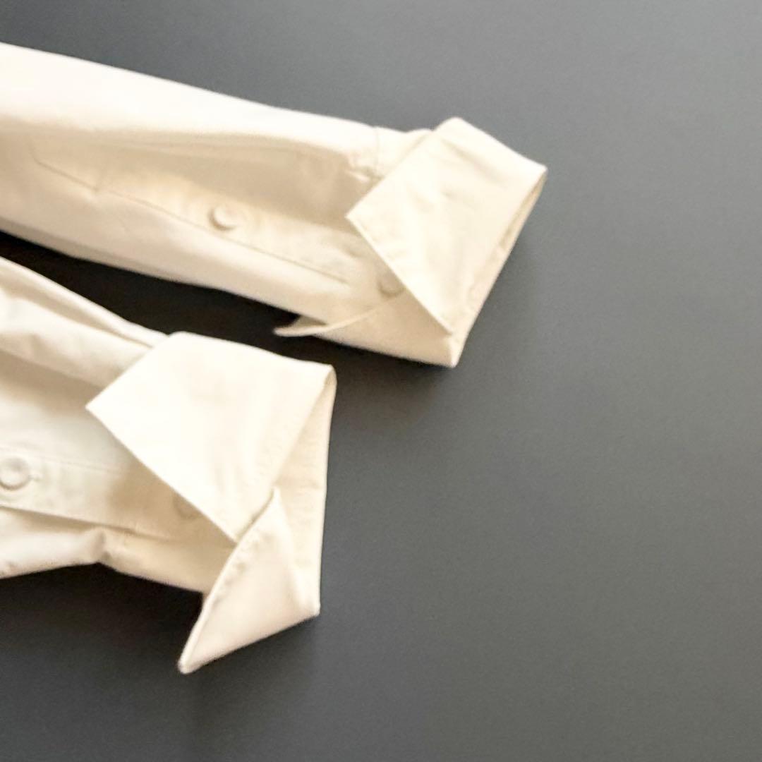 【マチャット】タックプリーツクロップドシャツ 長袖 ホワイト 比翼 クロップド丈