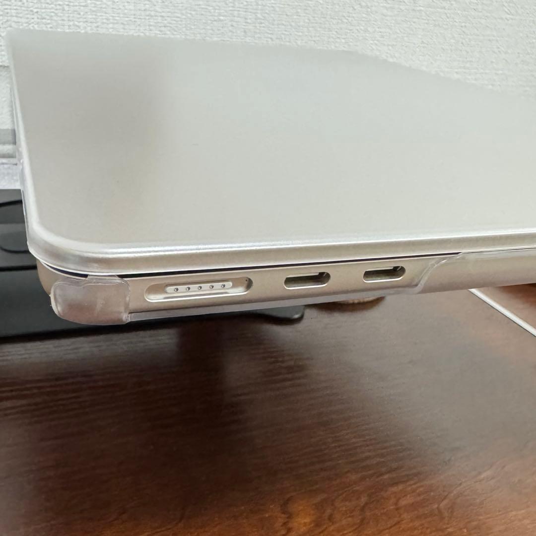 超美品MacBookAir M2 スターライト 8GB 充放電回数8回　カバー付