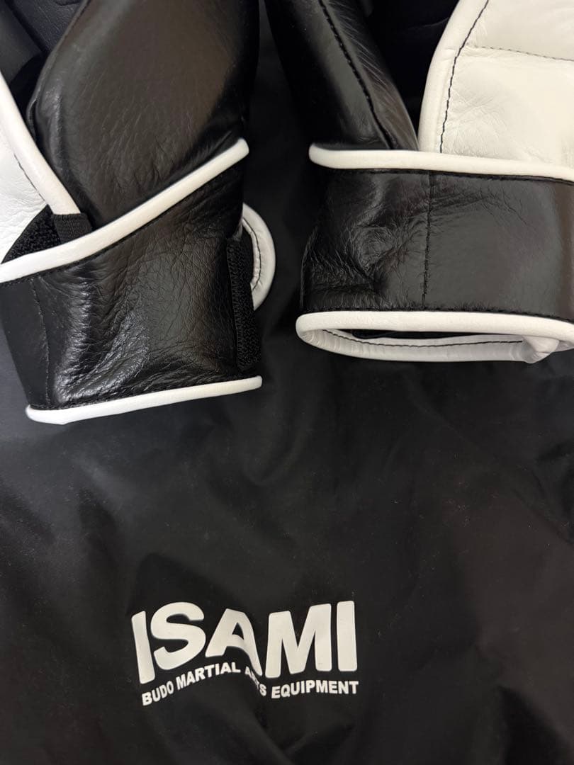 ボクシング 100A MMA POUNDING GLOVES