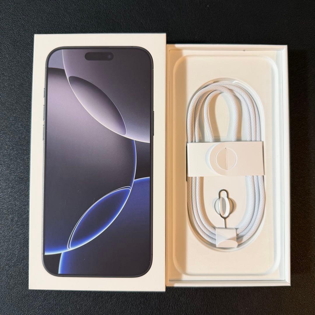 Apple iPhone 16 Pro Max ブラックチタニウム　美品