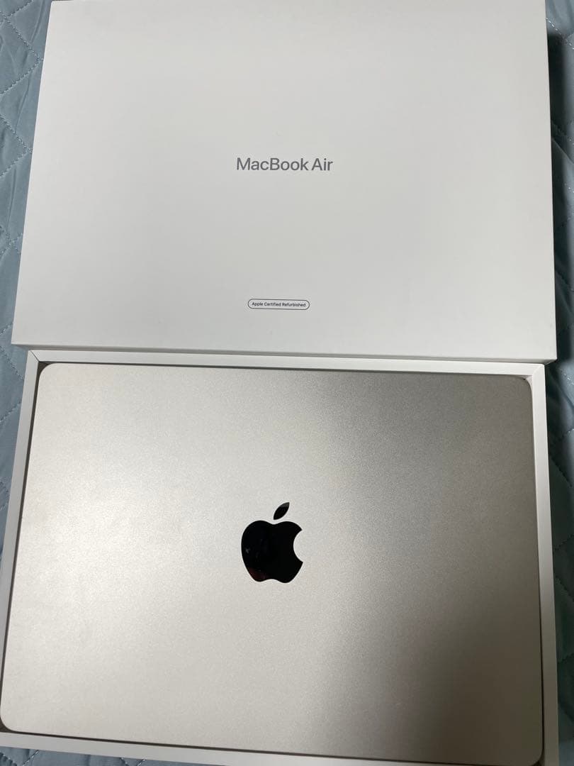 MacBook Air M2 13.6inch スターライト 極美品　5月購入