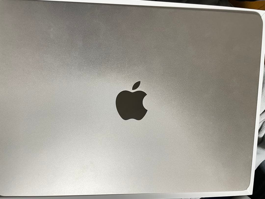 MacBook Air M2 13.6inch スターライト 極美品　5月購入