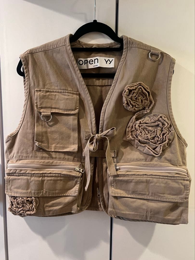 トップス OPEN YY /APPLIQUE CARGO VEST