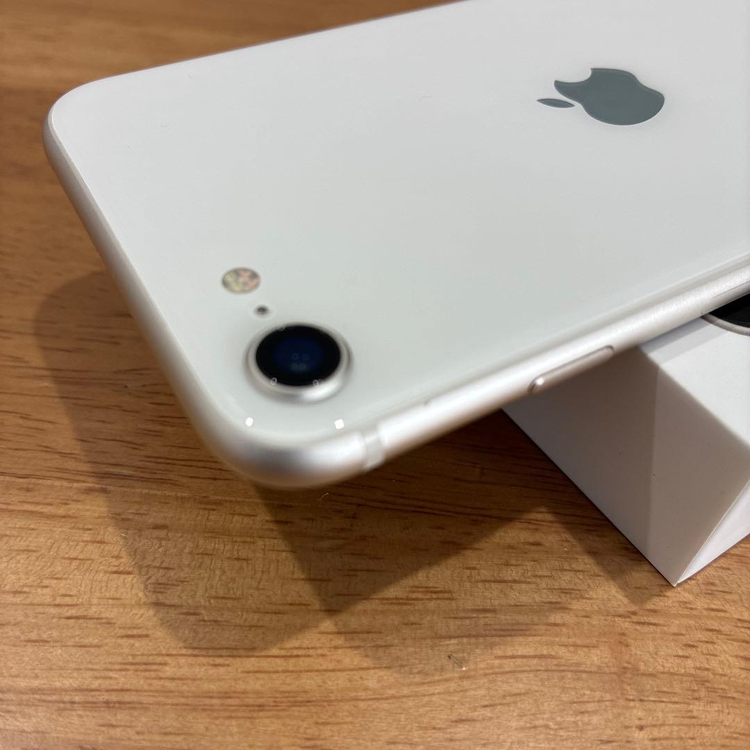 iPhone SE3/スターライト/64GB/美品