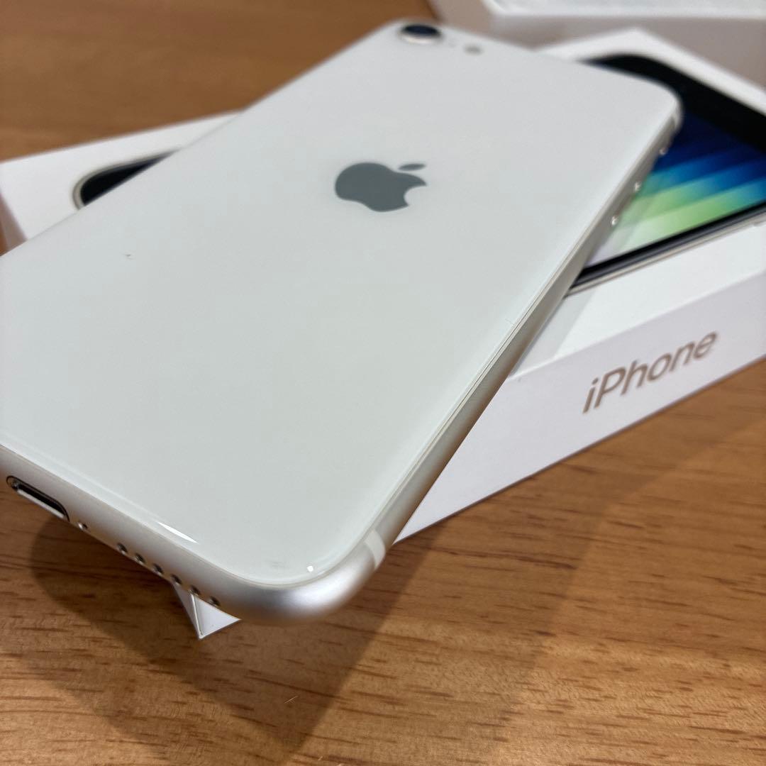 iPhone SE3/スターライト/64GB/美品