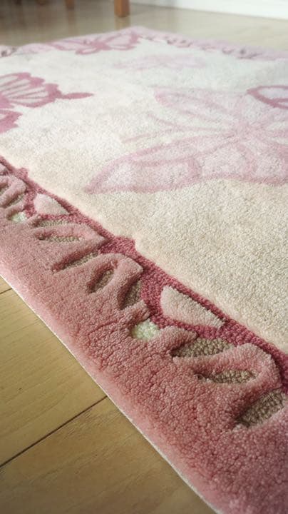 良質 くすみピンク butterfly カーペット128×87cm♢じゅうたん