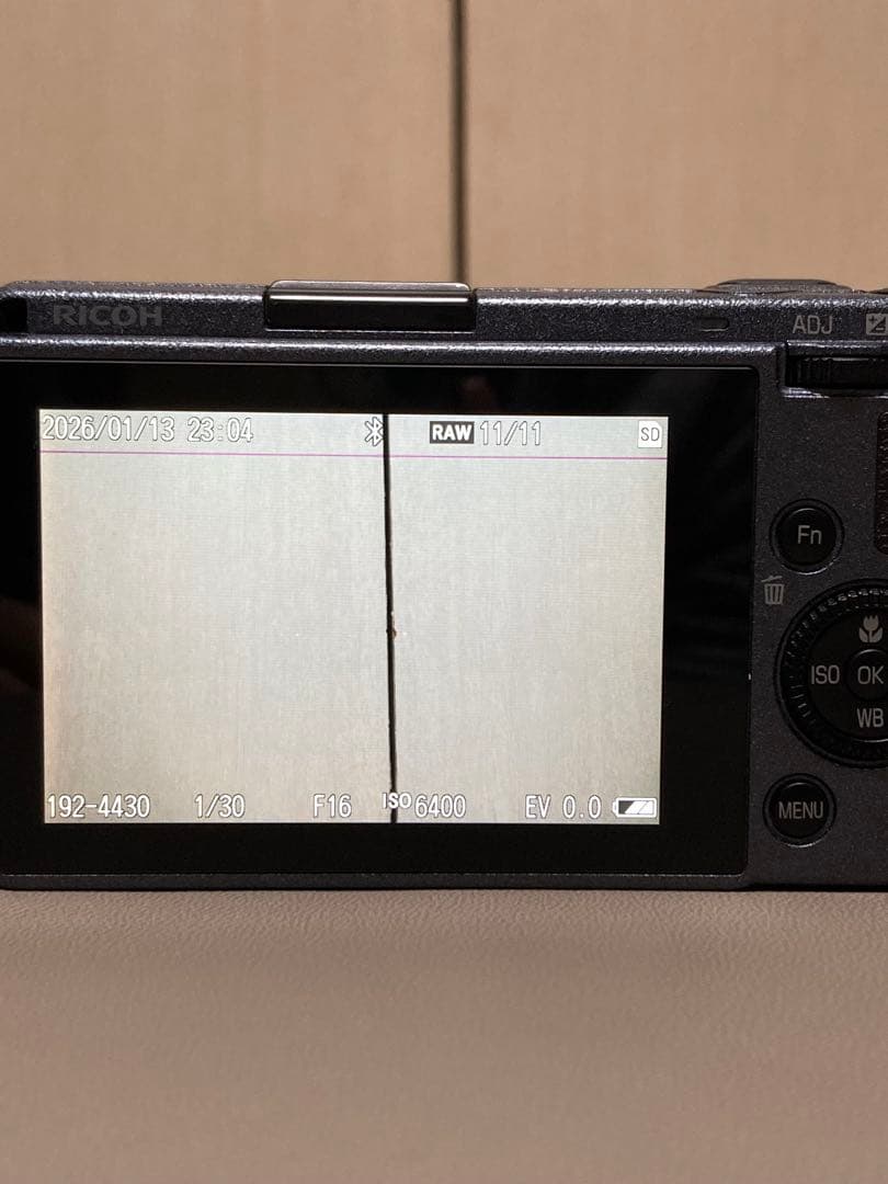 RICOH リコー GR Ⅲx urban edition ＋社外ストラップ