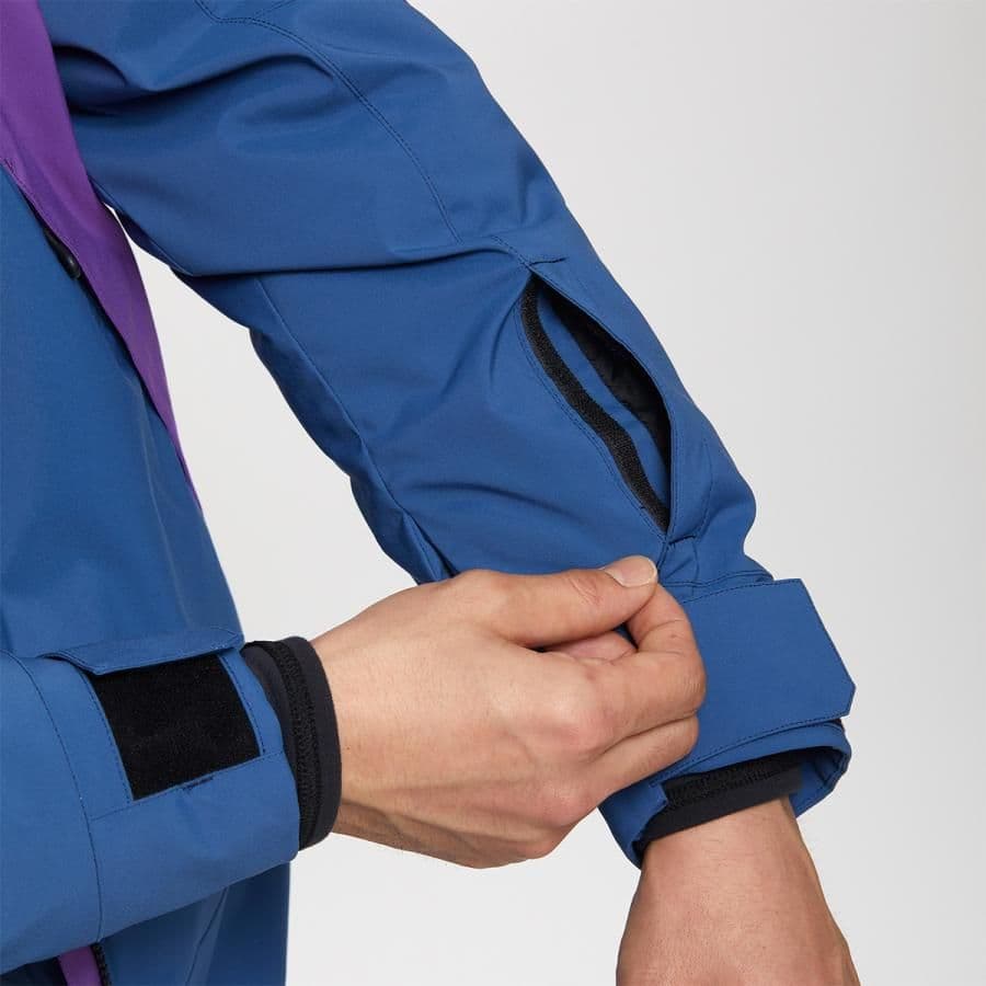 新品　GOLDWIN ゴールドウイン スキーウェア ジャケット Mサイズ