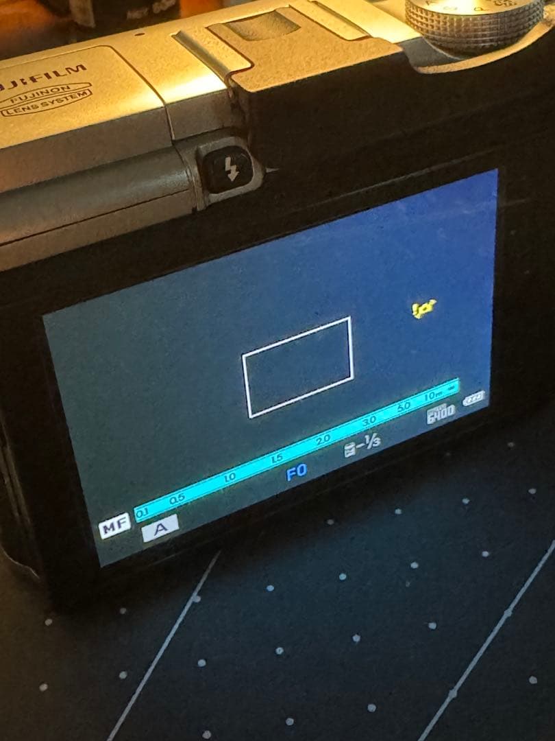 Fujifilm X-M1 ミラーレスカメラ　(ボディー)