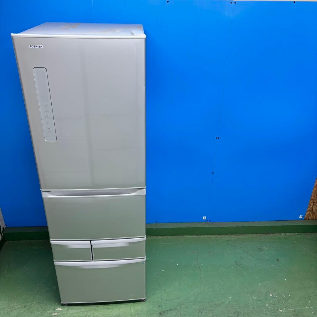 525 東芝 大型冷蔵庫 400L強 右開き 自動製氷 5ドア 大人気　シルバー