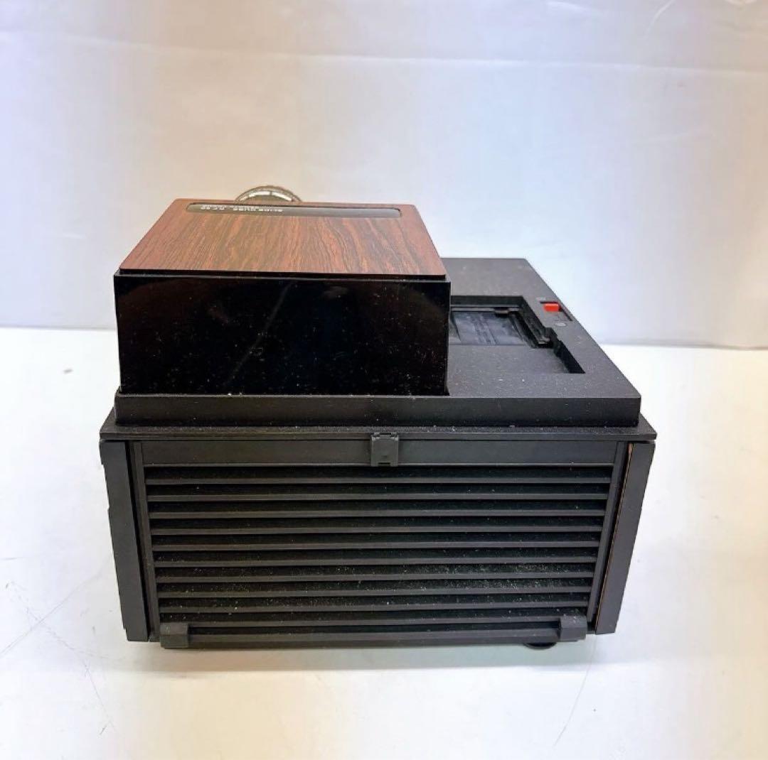 10ADM006 BELL&HOWELL ベル&ハウエル スライド映写機