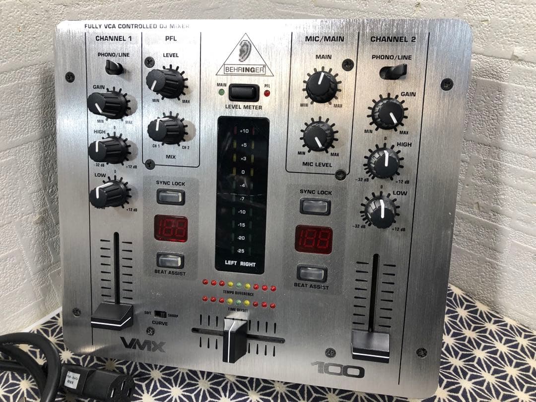 behringer ベリンガー　VMX-100