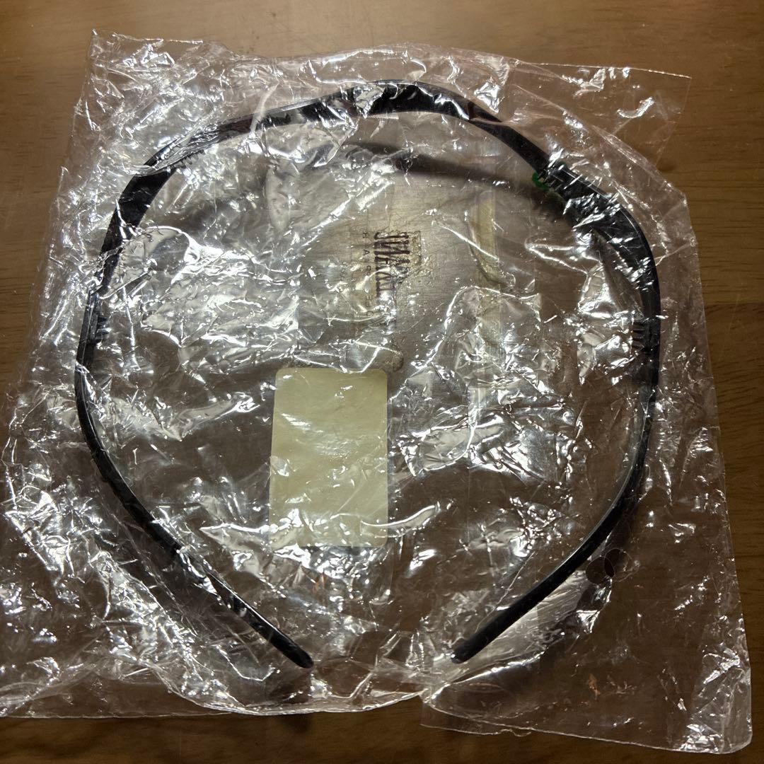 アレクサンドルドゥパリ　流線形ストーンカチューシャ　新品