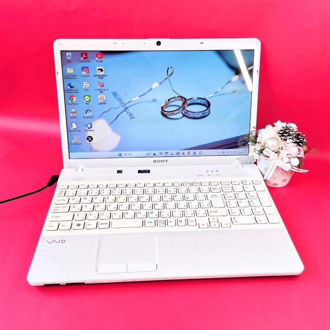 大人気❣️VAIOノートパソコン✨️おしゃれ白Windows11快適SSDカメラ付き