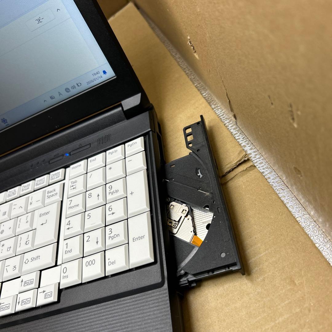 富士通 LIFEBOOK A579 15.6型8GB SSD256GB