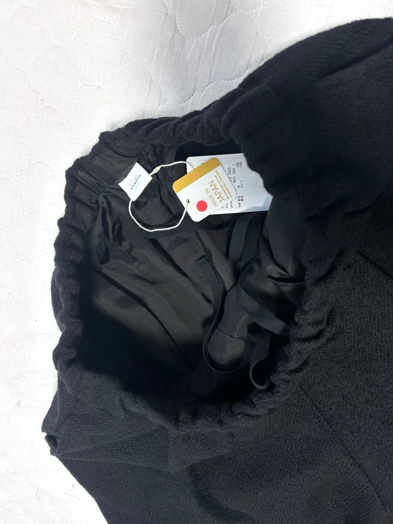 かぐれ　新品　今季　ウールテーパードパンツ　ブラック　 2025秋冬