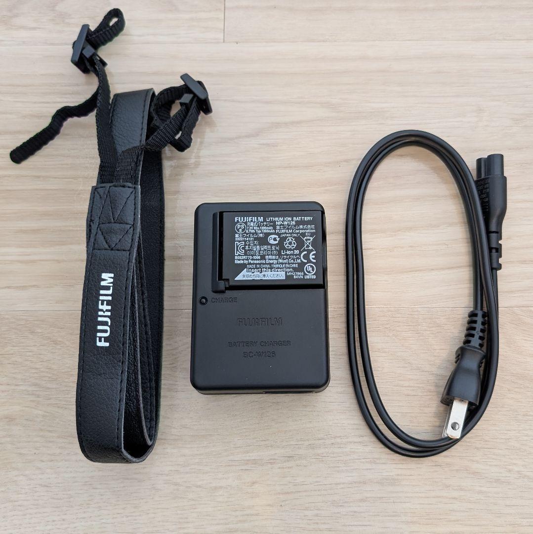 【極美品/訳あり】FUJIFILM X-A1 ダブルレンズキット 希少シルバー