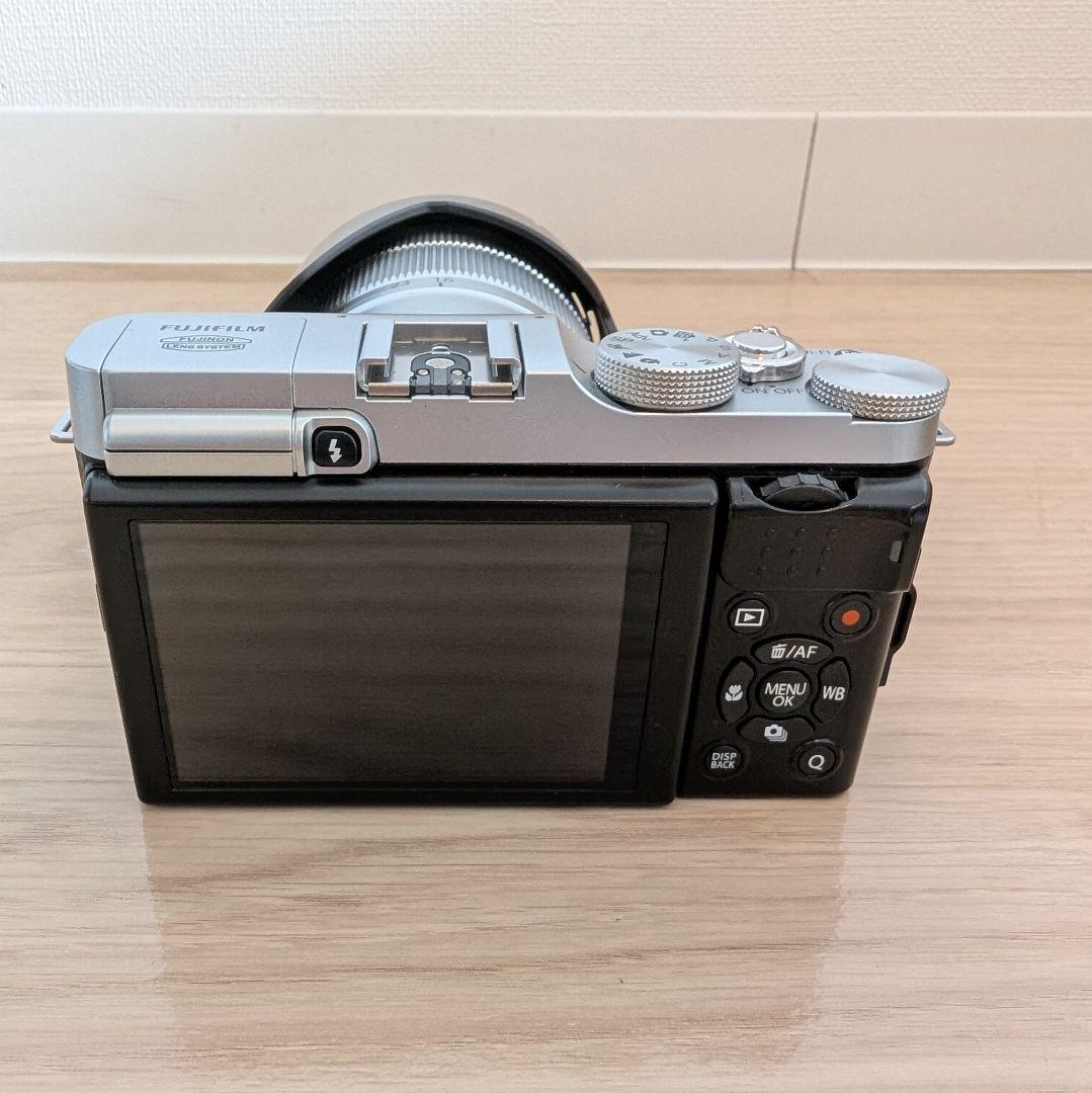 【極美品/訳あり】FUJIFILM X-A1 ダブルレンズキット 希少シルバー