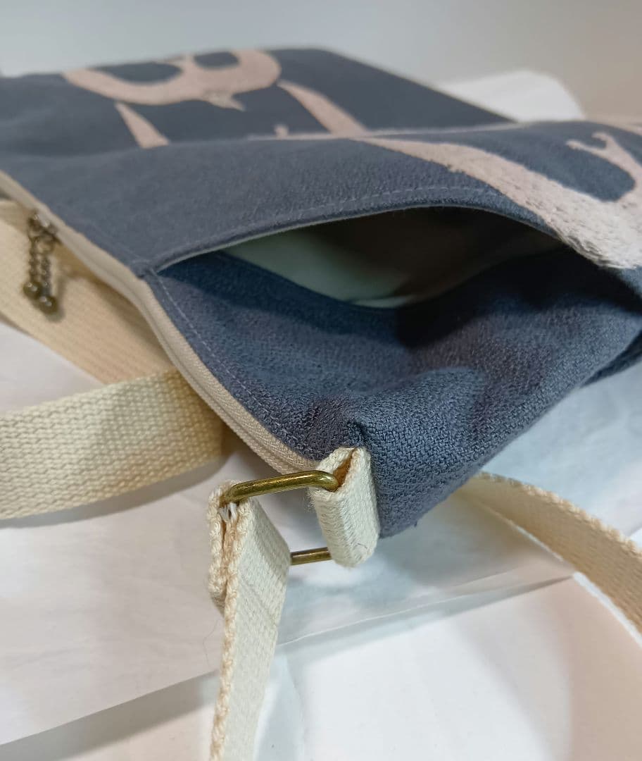 保温保冷ポケット付き♪ボディーバック　両面２ポケット付き♪ミナペルホネン　go!