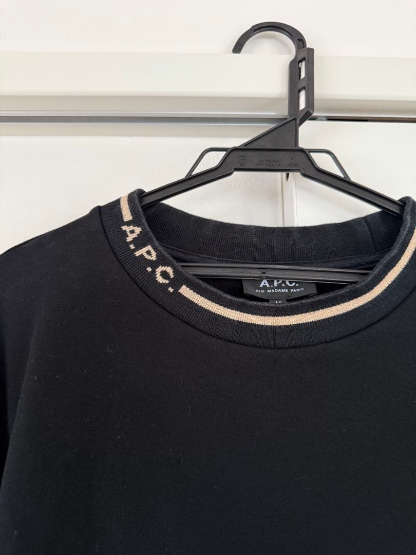 A.P.C. ブラック トレーナー