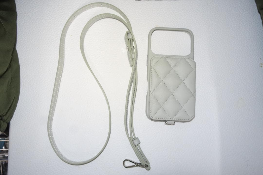 DEMIU 手帳型 レザーケース iPhone17pro・ストラップセット