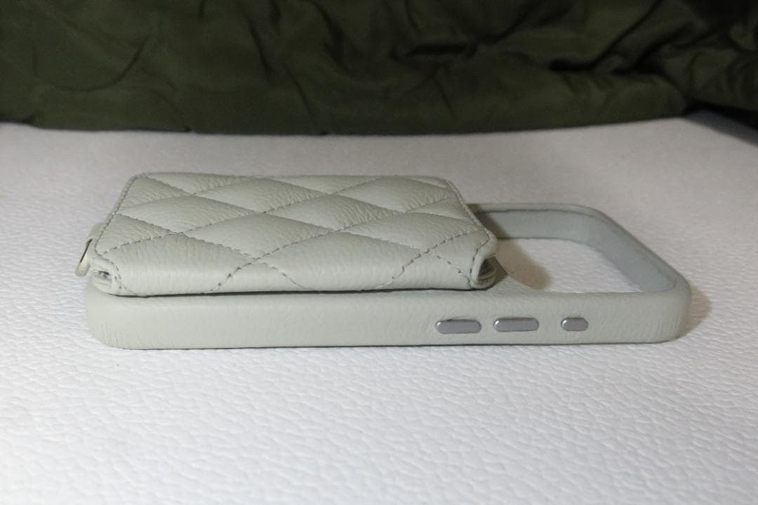 DEMIU 手帳型 レザーケース iPhone17pro・ストラップセット