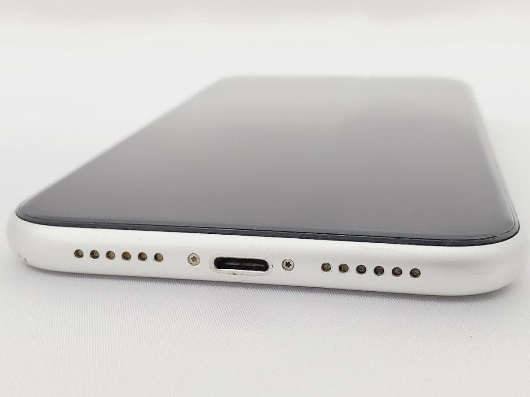 【良品】Apple iPhone XR 64GB NT032J/A ホワイト