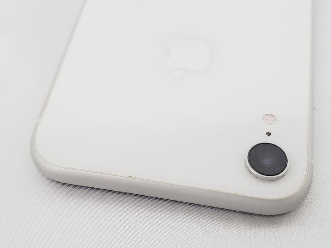 【良品】Apple iPhone XR 64GB NT032J/A ホワイト