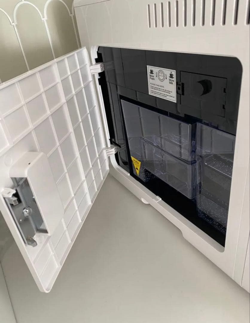 【200v】全自動エスプレッソマシン【ミルク自動泡立て付き】【タッチスクリーン】