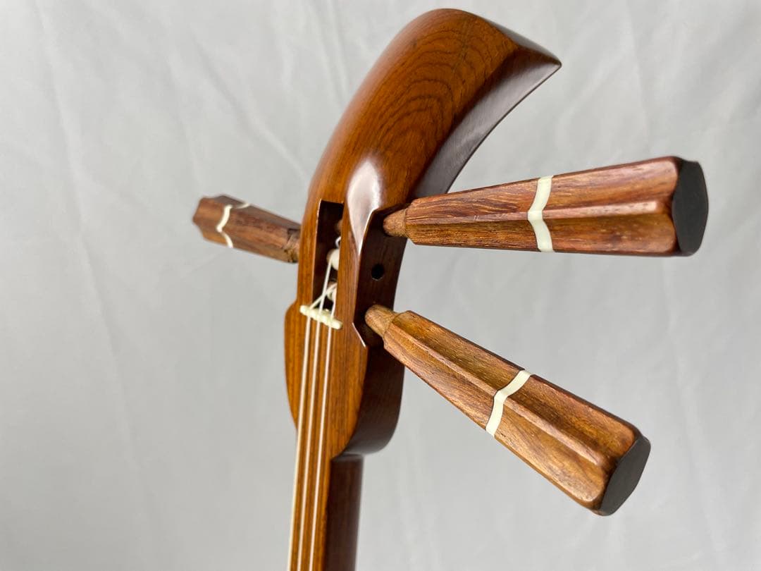 宮古木工芸 本皮1枚貼り/けやき棹 三線 与儀栄功作