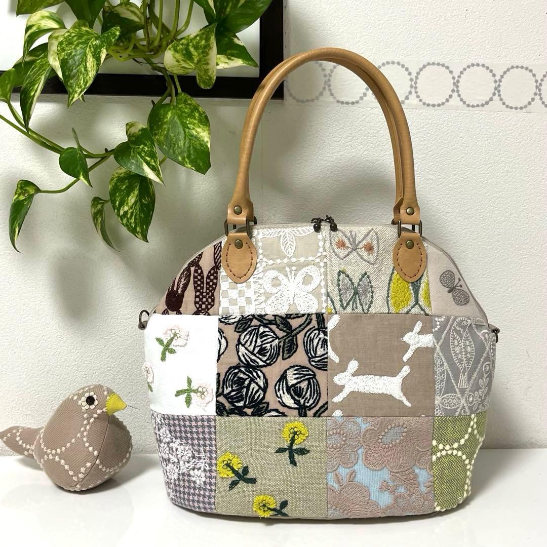 ミナペルホネン　ハンドメイド　楕円底ファスナーバッグ