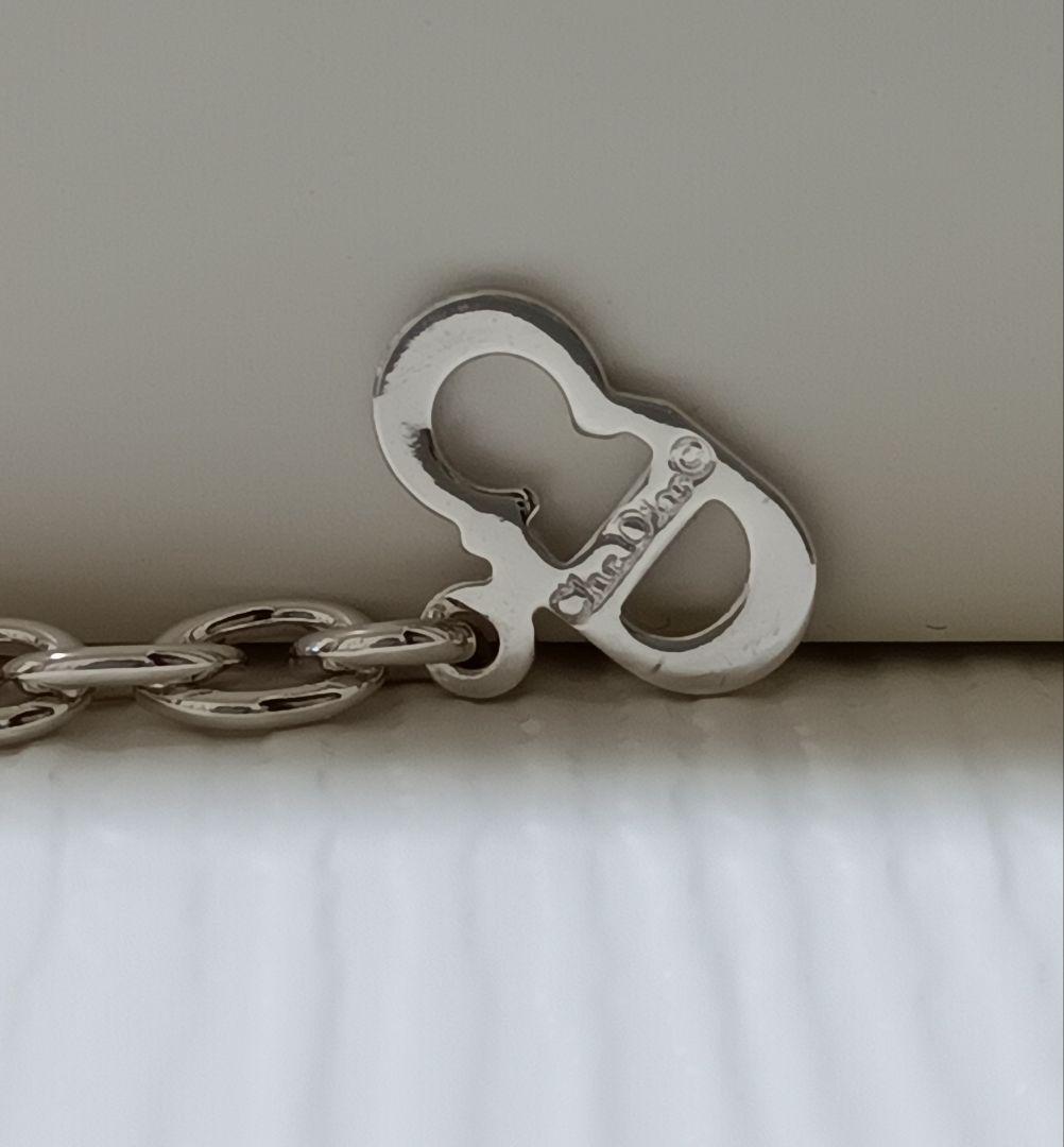 【クリスチャン・ディオール】Ｖモチーフ　ネックレス　シルバーカラー