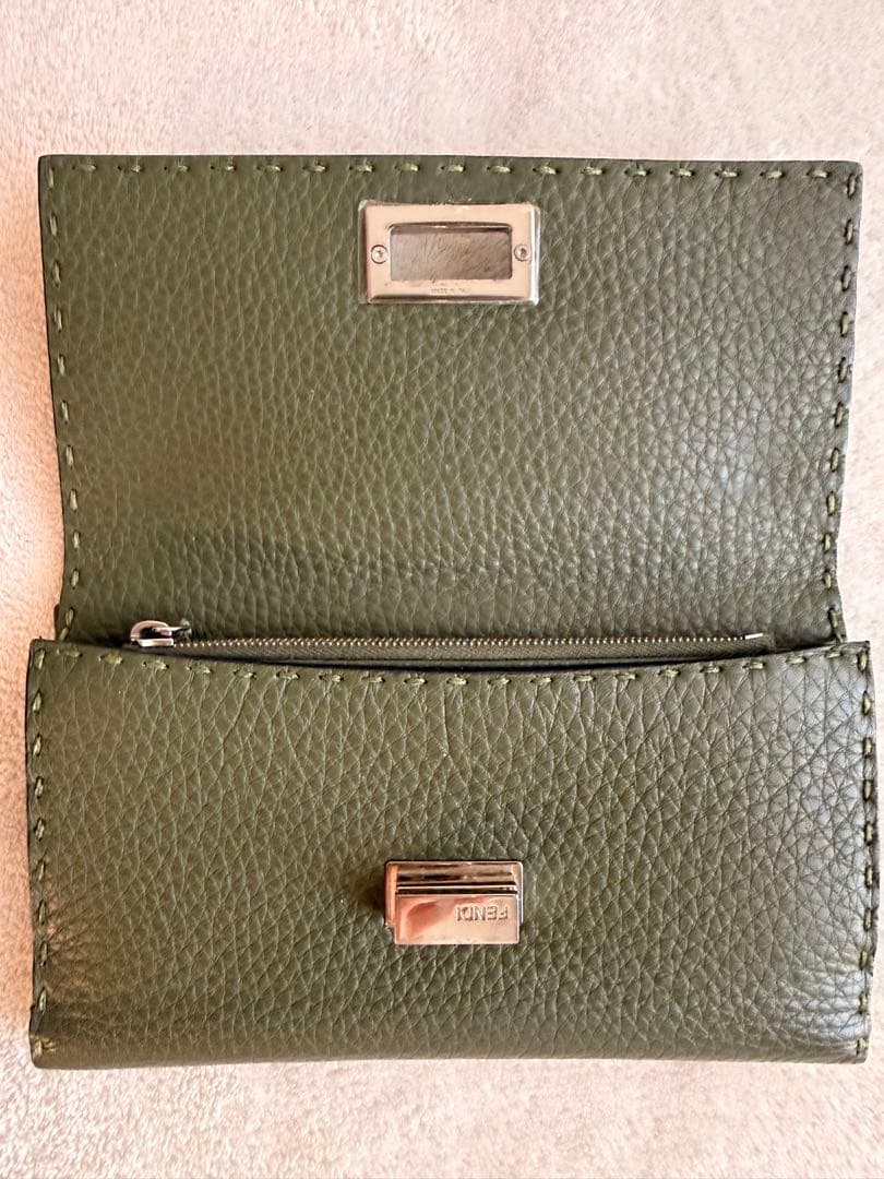 FENDI オリーブグリーン 長財布 保存袋付き