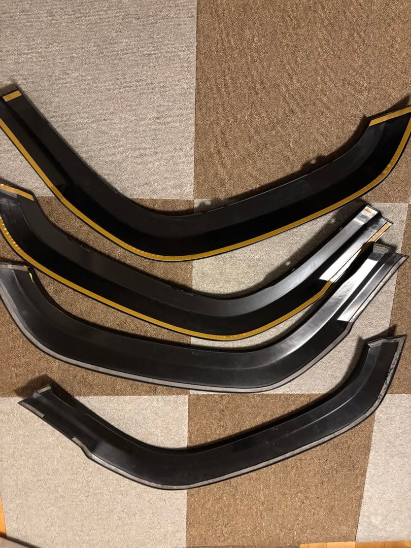 ショーワガレージJB64 AES ワイドフェンダー　フロント側新品、リア側中古品