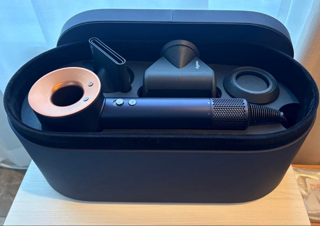 ダイソンドライヤー HD08 収納ボックス付き　ダークブルー／コッパー