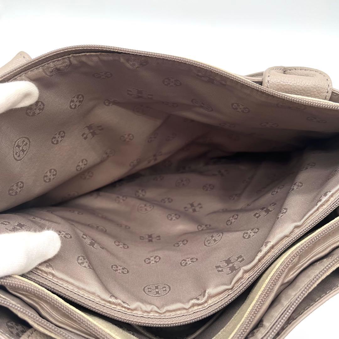 【美品】トリーバーチ ビジネスバッグ トート A4可 グレージュ シボ革 レザー