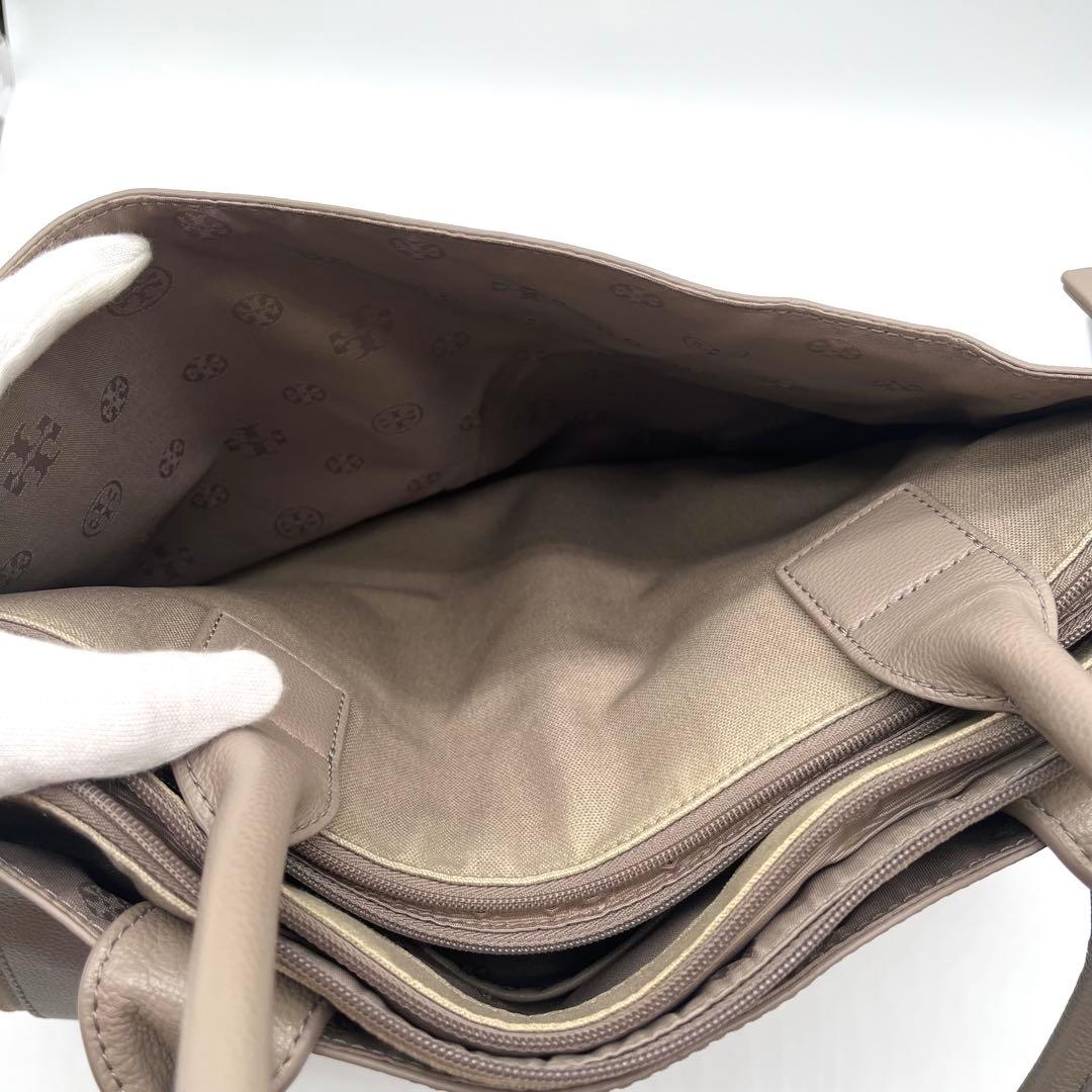 【美品】トリーバーチ ビジネスバッグ トート A4可 グレージュ シボ革 レザー