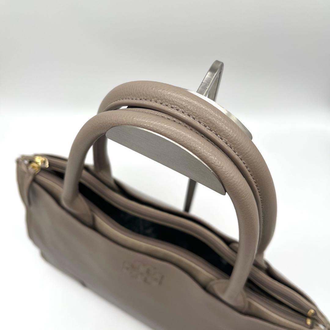 【美品】トリーバーチ ビジネスバッグ トート A4可 グレージュ シボ革 レザー