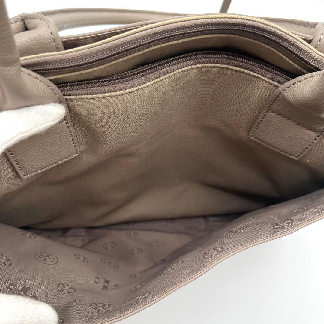 【美品】トリーバーチ ビジネスバッグ トート A4可 グレージュ シボ革 レザー