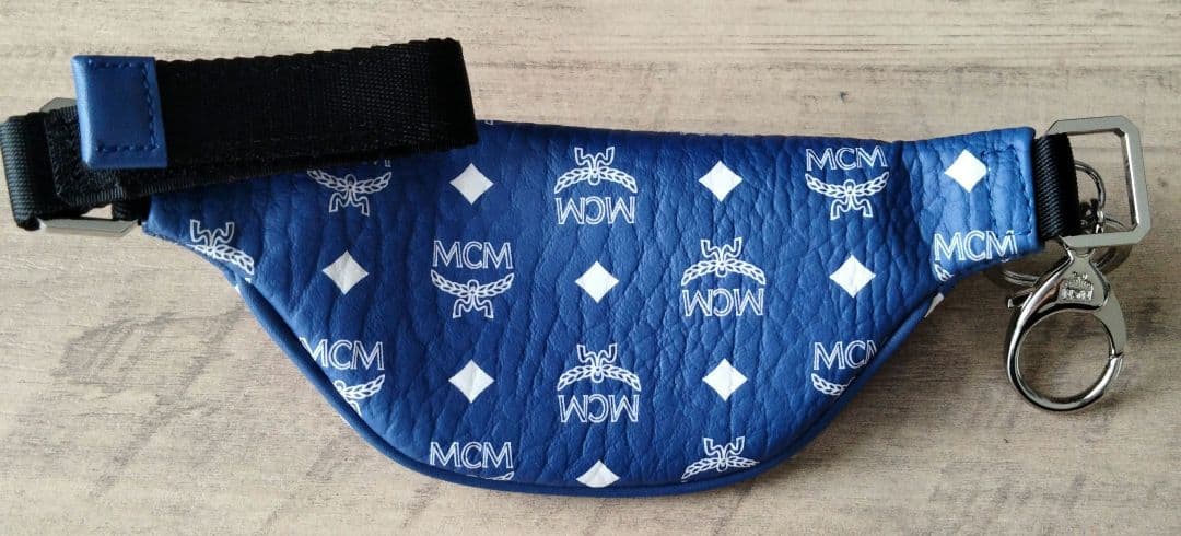 MCMポーチ チャーム ユニセックス ヴィセトス 小さめ