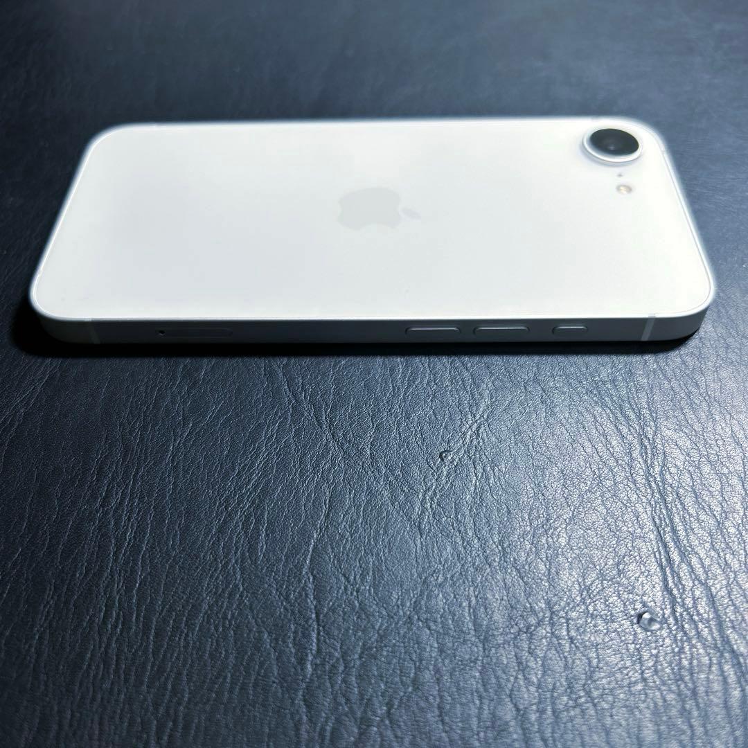 美品/iPhone 16e W/本体イヤホン/充電ケーブル/箱セット付/ケース付