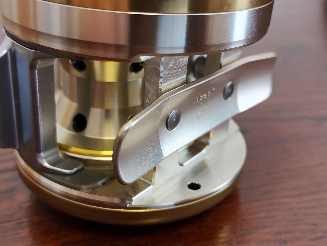 ダイワ　DAIWA　ミリオネア　CVZ205