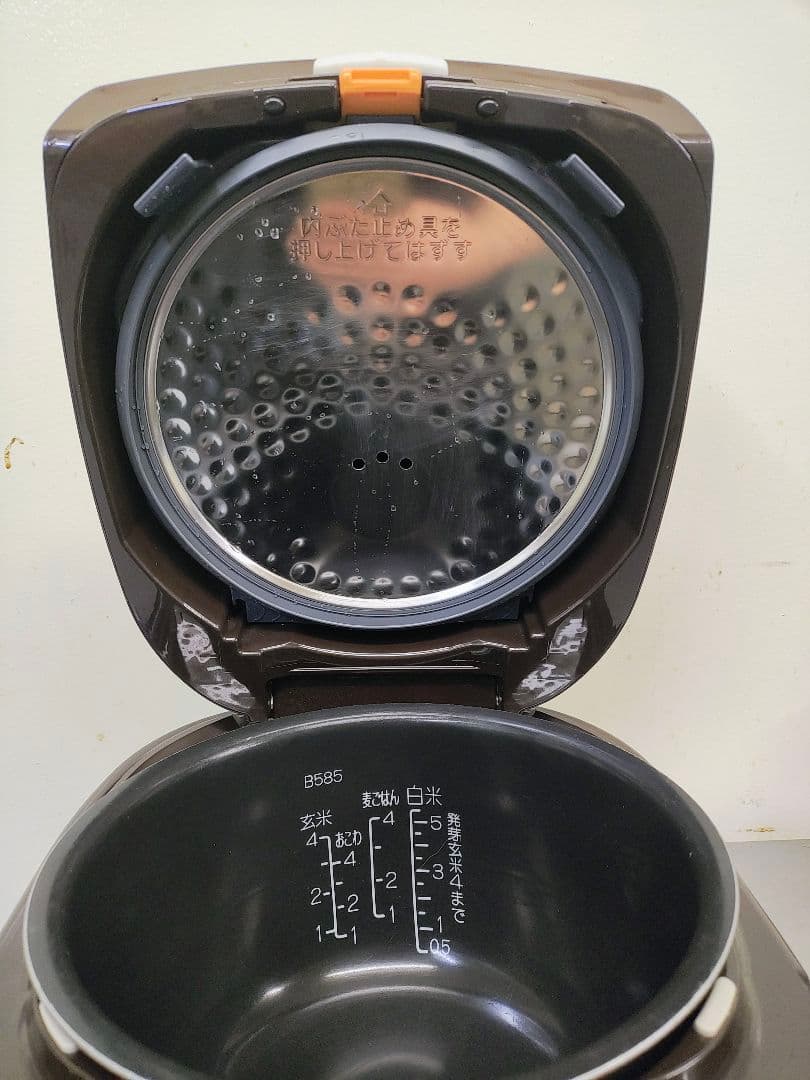 ［美品］ZOJIRUSHI 炊飯器 NW-VC10 シルバー24年製