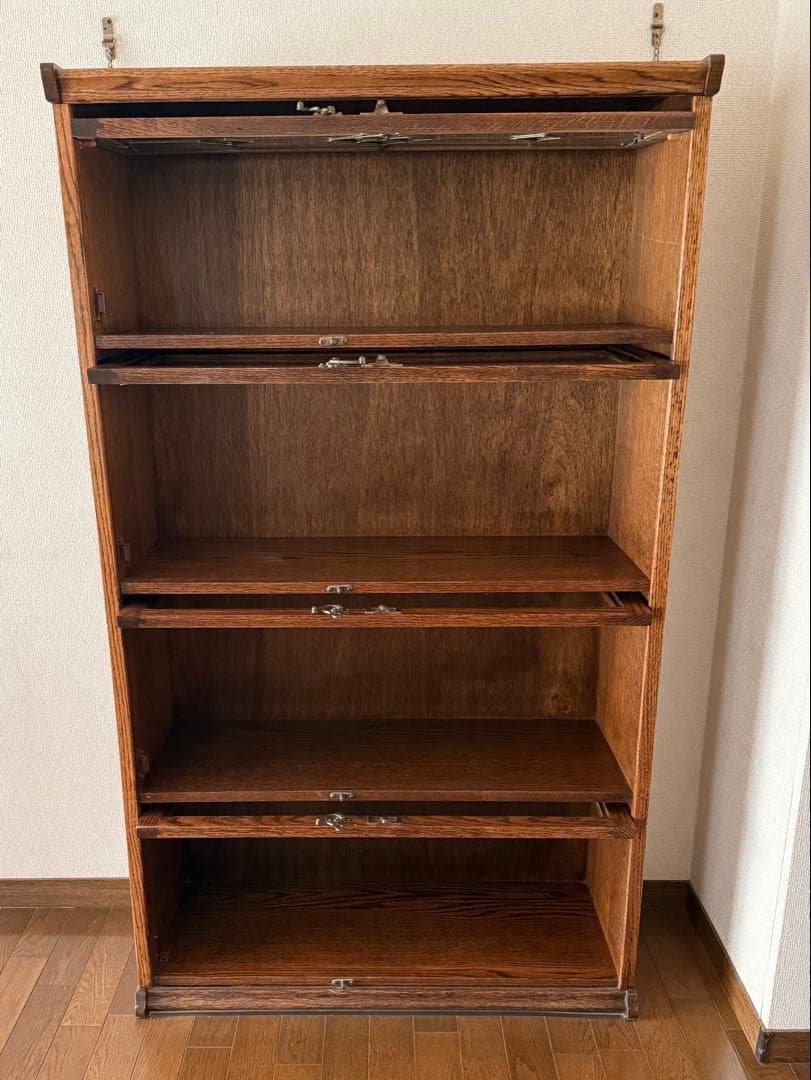 木製ガラス扉付き4段キャビネット ブックシェルフ