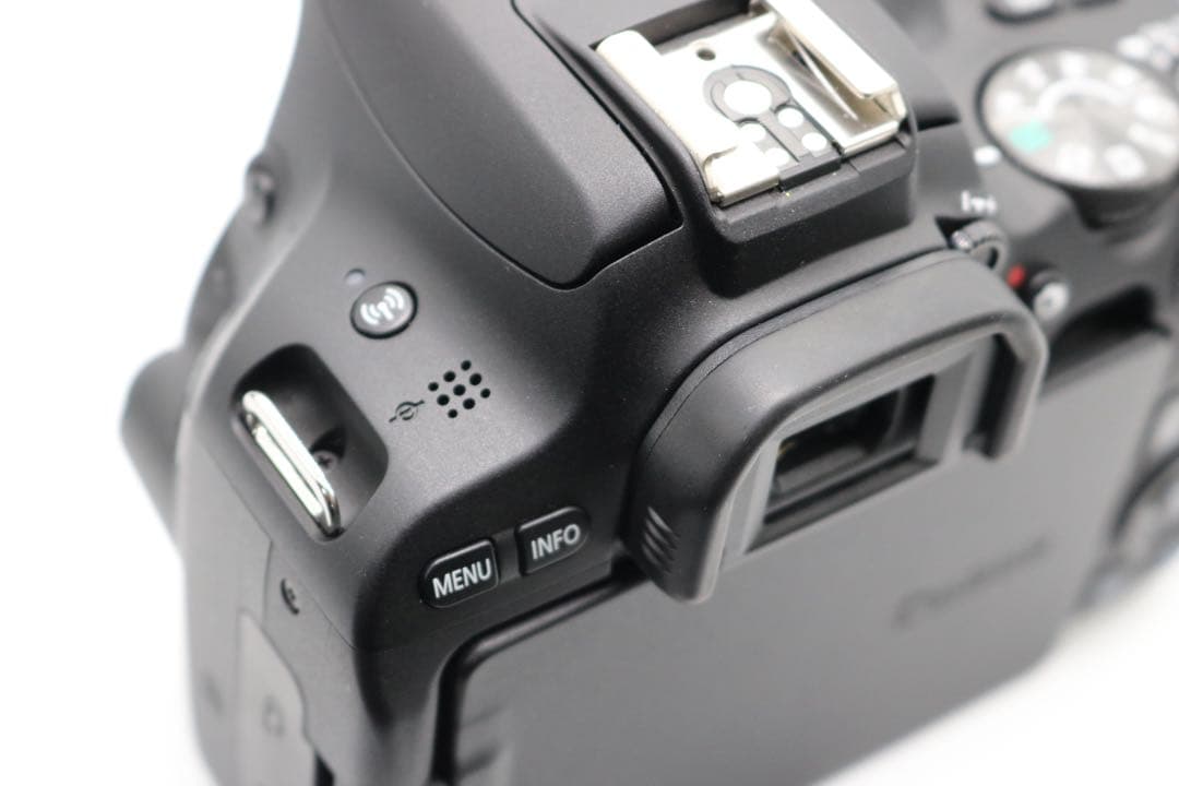 超美品 【Canon EOS Kiss X9 トリプルレンズセット】 安心保証◎