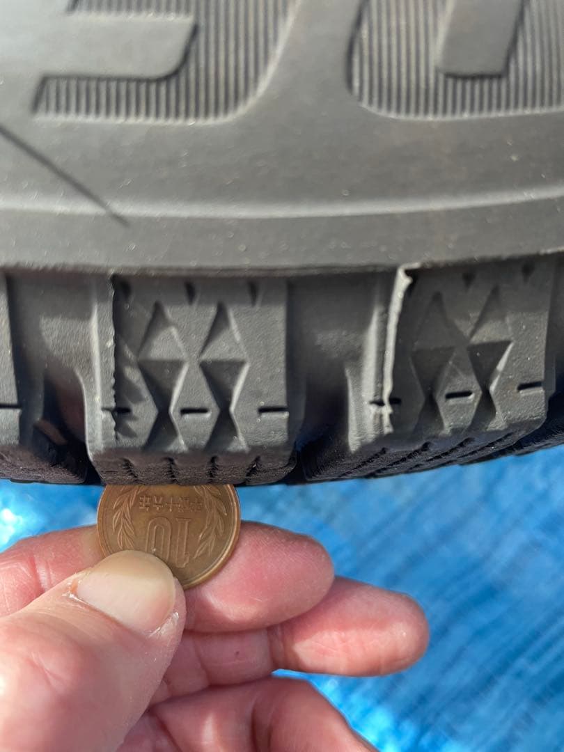 フリード　スタッドレスタイヤ 　ブリザックVRX2 185 65R 15