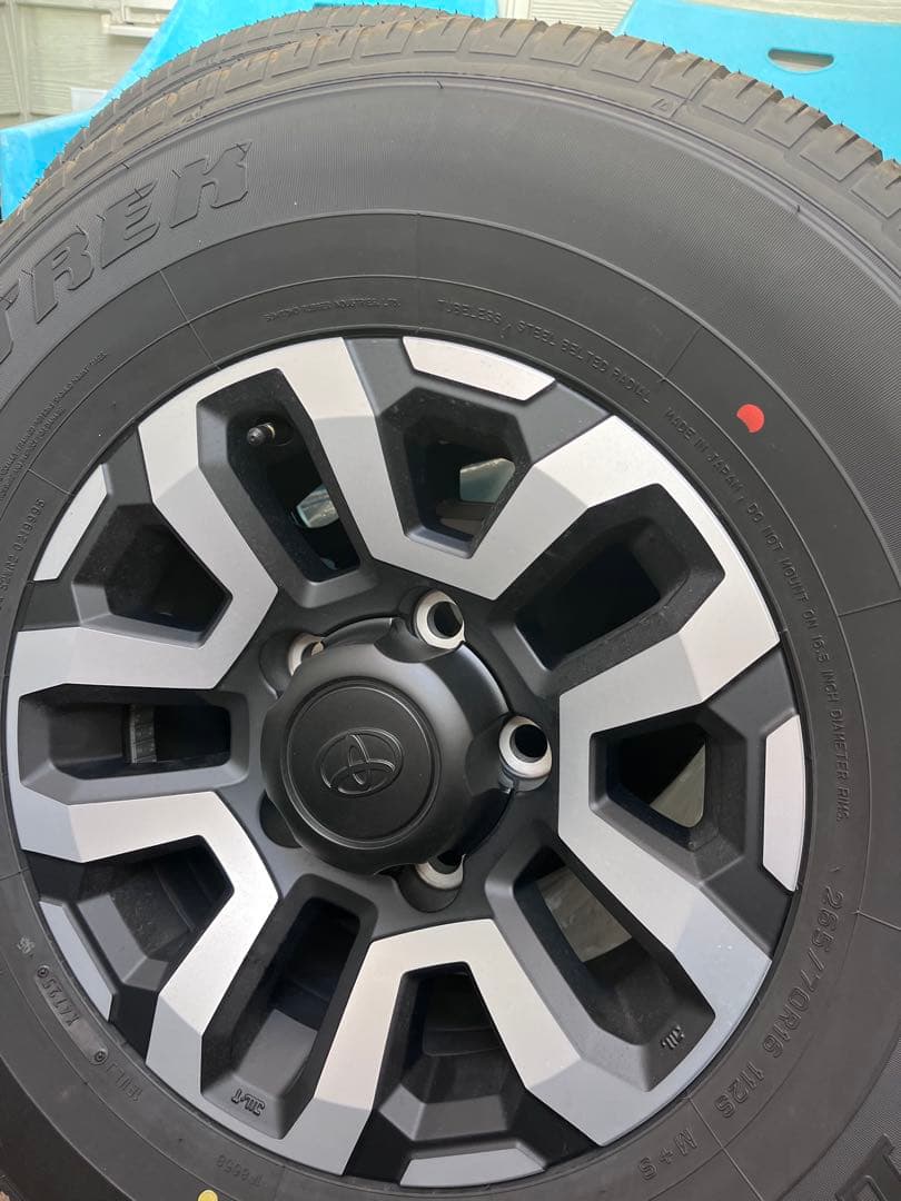 ②【2本セット】再再販ランドクルーザー70 GDJ76純正タイヤ•ホイールセット