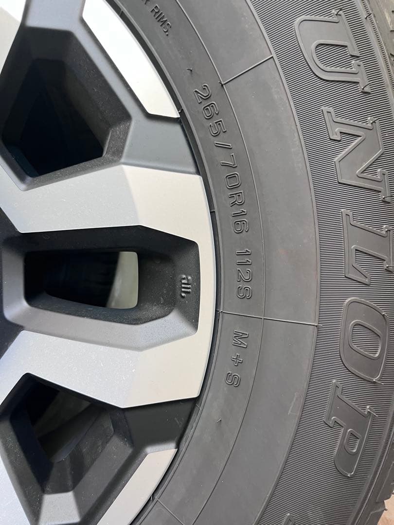 ②【2本セット】再再販ランドクルーザー70 GDJ76純正タイヤ•ホイールセット