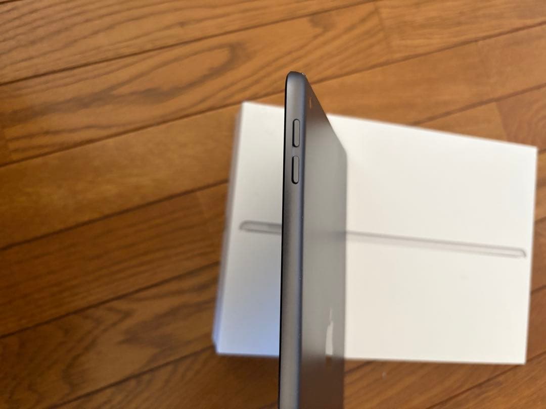 Apple IPad 第8世代 32GB バテッリー容量90%