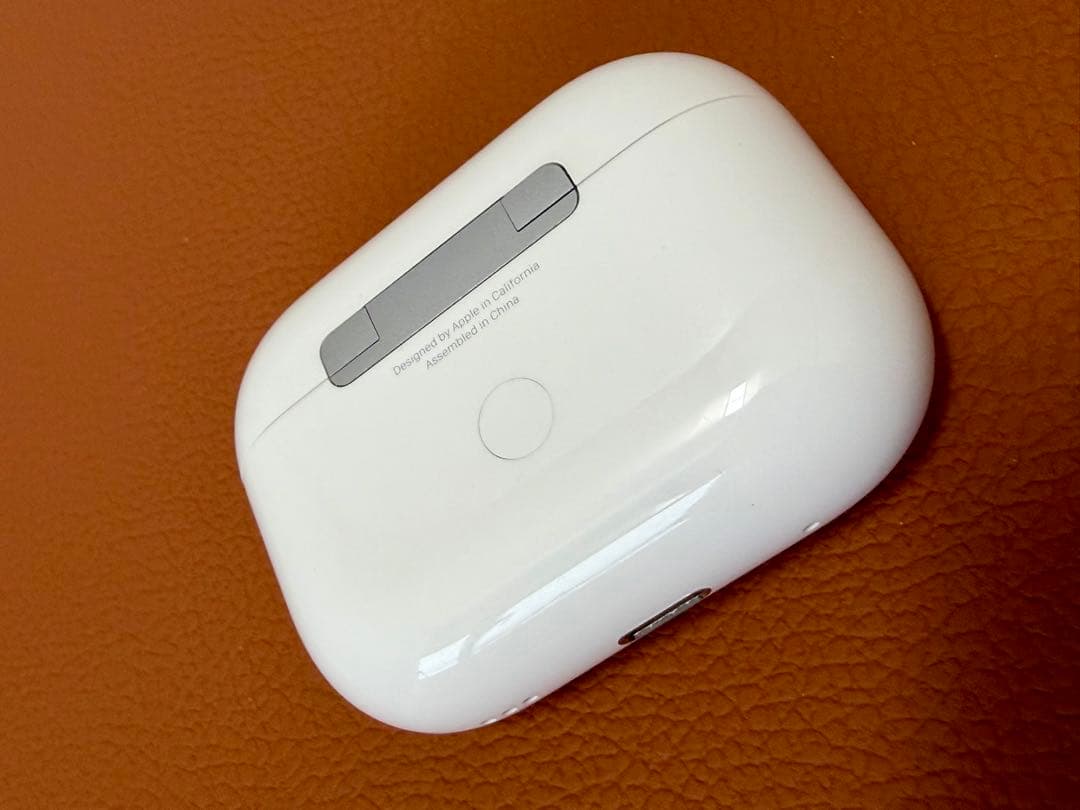 【美品】 Apple AirPods Pro２ (Lightning）新品交換済